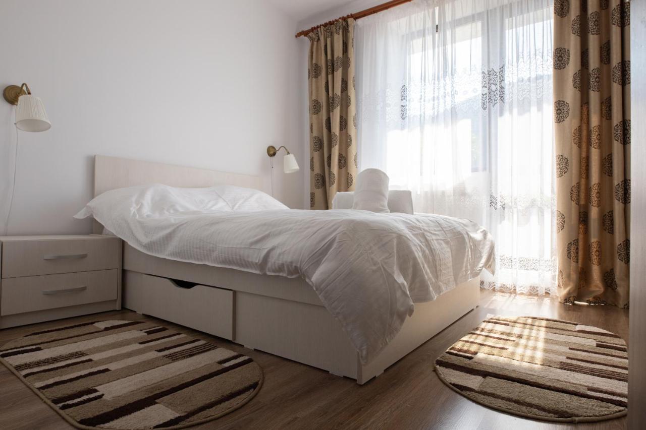 Orchid Luxury Apartment Сіная Екстер'єр фото