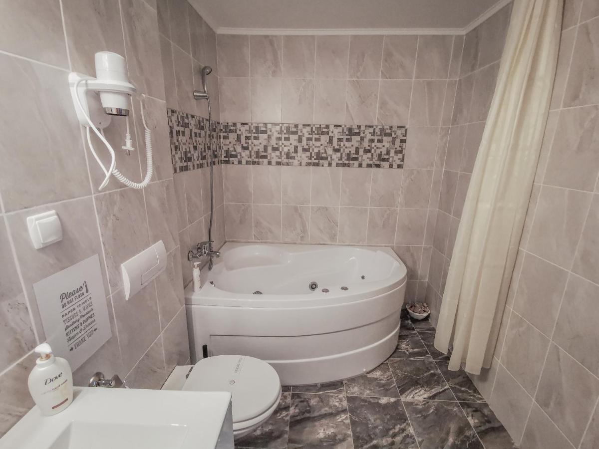 Orchid Luxury Apartment Сіная Екстер'єр фото