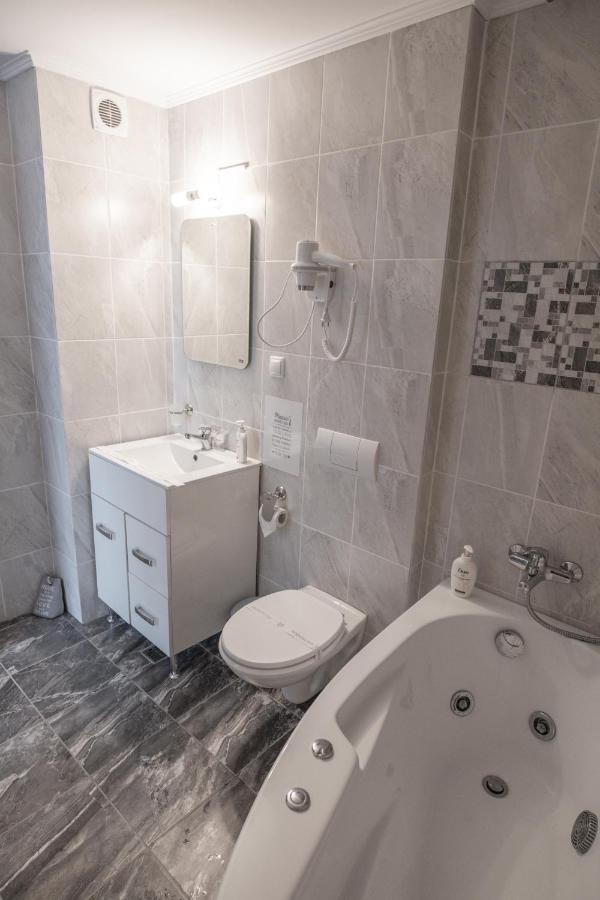 Orchid Luxury Apartment Сіная Екстер'єр фото