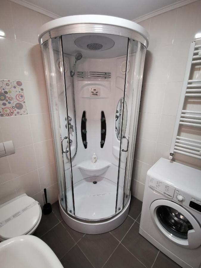 Orchid Luxury Apartment Сіная Екстер'єр фото