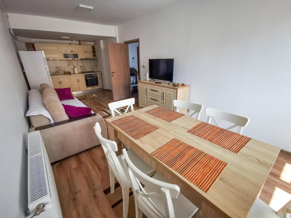 Orchid Luxury Apartment Сіная Екстер'єр фото
